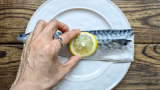 Học người Nhật mẹo chiên cá đơn giản mà ăn ngon gấp 10 lần