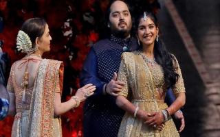 Có gì trong tiệc cưới xa hoa của con trai người giàu nhất Ấn Độ?